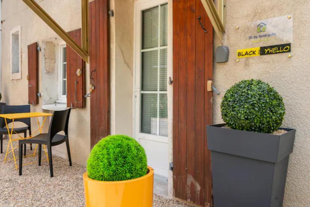 Black & Y'Hello T2 : Wifi/Parking/ 5' Centre-Ville Angoulême Exterior foto
